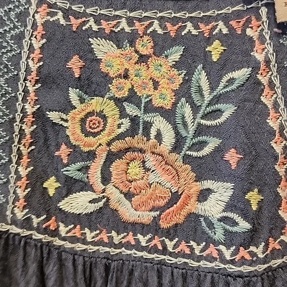 Knox Rose cold shoulder blouse - Picture 5 of 9